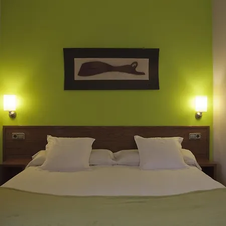 Hotel & Josep 2*