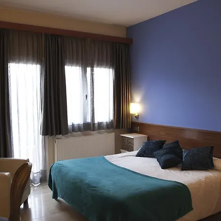 & Josep Hotel Bot